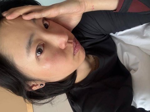 白百何晒去西藏旅游的照片，出现高原反应，她称自己穿45码鞋