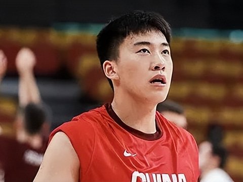 男篮对乌拉圭12人名单公布！王俊杰+胡明轩入选，李悦洲获期待！