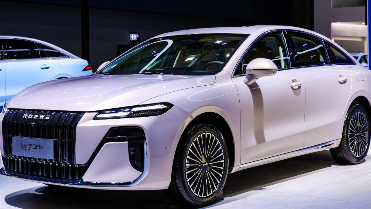 荣威M7 DMH订单火爆，豆包AI车机覆盖全场景出行