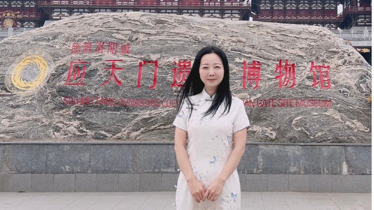 妙笔绘华章，文采映星河——记广西大学文学院教授张惠女士