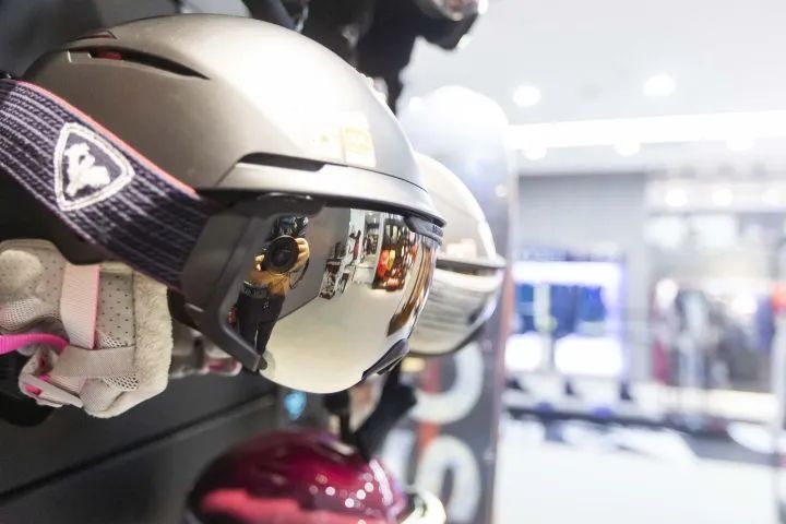 谷爱凌同款卖疯了!上万起步的滑雪装备你入坑了吗?休闲区蓝鸢梦想 - Www.slyday.coM 谷爱凌同款卖疯了!上万起步的滑雪装备你入坑了吗?休闲区蓝鸢梦想 - Www.slyday.coM