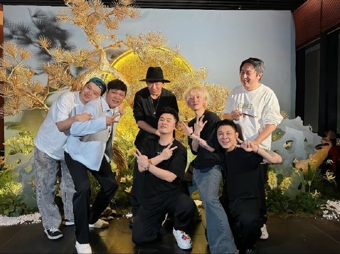 大张伟称娱乐圈无真朋友，节目现场机智救场