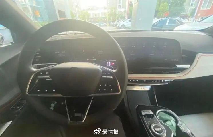 凯迪拉克GT4实车曝光:分体式大灯全新内饰,来抢合资车饭碗的?