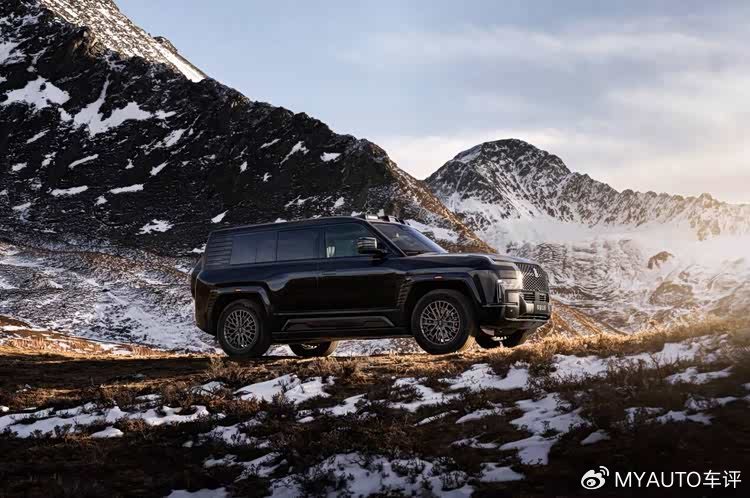 颠覆燃油时代！仰望U8开启硬派越野电动新纪元