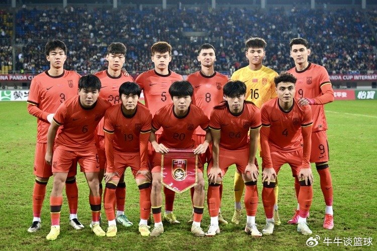 U22国足最新名单！王钰栋+蒯纪闻跳级，红牌后卫落选，冲击亚洲杯