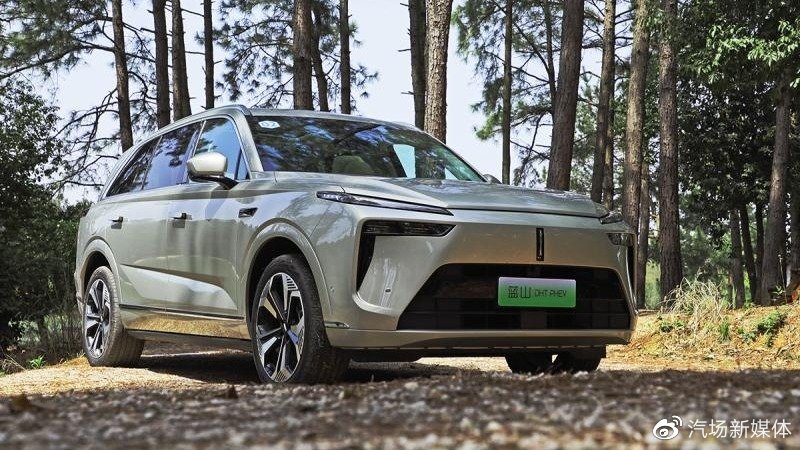 别等海鸥了,新款比亚迪e2售10.28万起,比五菱缤果大一圈