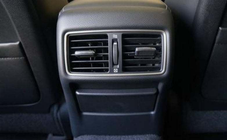 同品牌同定位同价格,卡罗拉与雷凌到底应该怎么选?