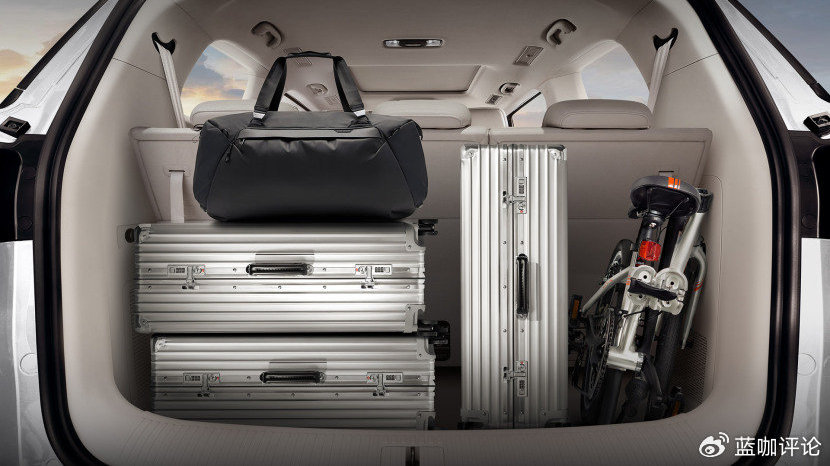 别再只看GL8和赛那！25年最值得买的新能源MPV，荣威iMAX8 DMH全面解