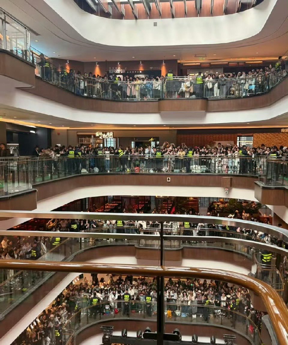 丁禹兮的线下活动人气一览，这什么水平？