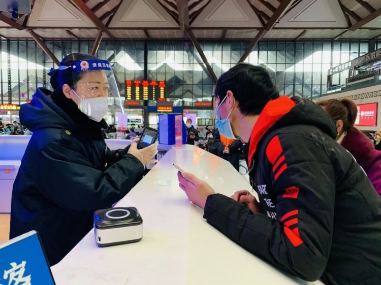 提醒!大年初四,铁路部分方向提前迎来返沪客流休闲区蓝鸢梦想 - Www.slyday.coM 提醒!大年初四,铁路部分方向提前迎来返沪客流休闲区蓝鸢梦想 - Www.slyday.coM