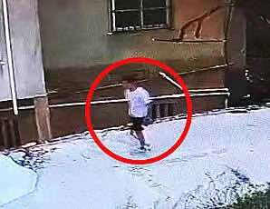 福建莆田刑案致2死3伤嫌犯仍在逃 村支书:干部群众正在附近山上协助警方搜捕休闲区蓝鸢梦想 - Www.slyday.coM 福建莆田刑案致2死3伤嫌犯仍在逃 村支书:干部群众正在附近山上协助警方搜捕休闲区蓝鸢梦想 - Www.slyday.coM