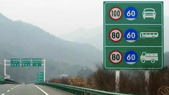 如何选择并更换防冻液？