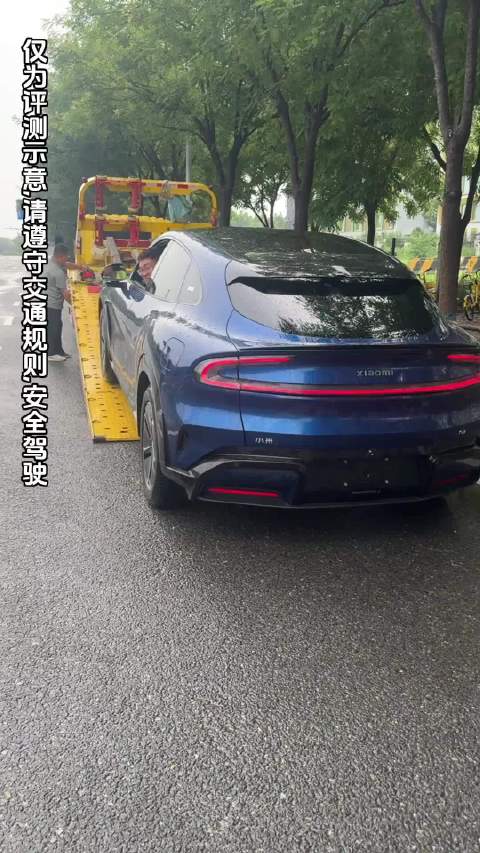 全网首测！小米YU7对比ModelY，纯高速续航！跑到趴窝！