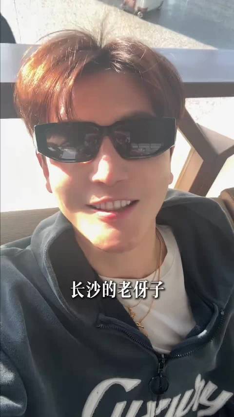 沈梦辰被喊话开美食旅行团，网友直呼三碗饭吃到撑