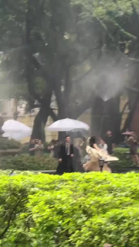 陈伟霆和钟楚曦来广州拍戏啦！