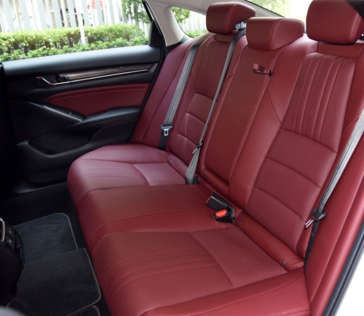 B级也内卷!红旗H5对比广汽本田雅阁,谁性价比更高?