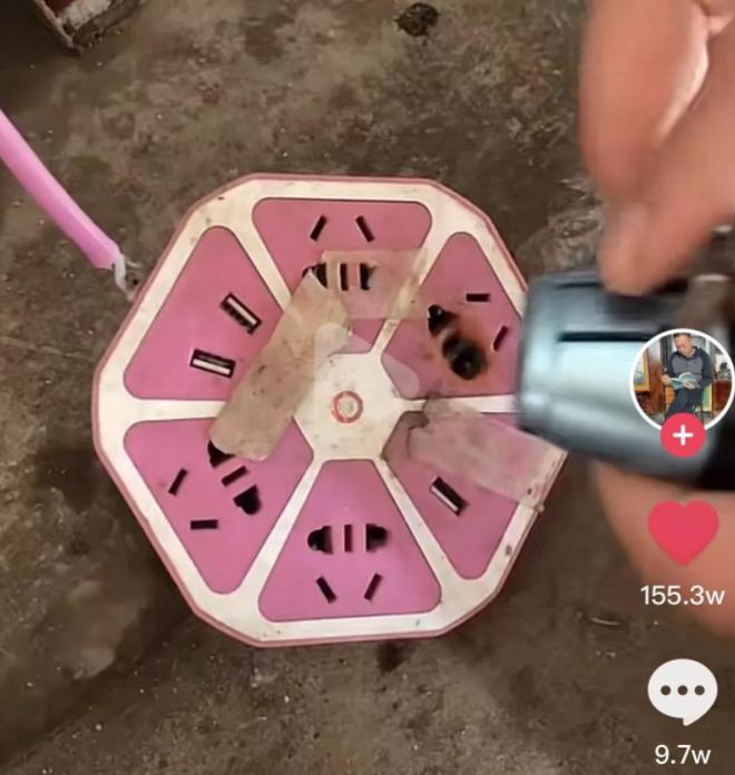 千万粉丝网红“张同学”被点名,“蓝朋友”亲自上门进行防火教育休闲区蓝鸢梦想 - Www.slyday.coM 千万粉丝网红“张同学”被点名,“蓝朋友”亲自上门进行防火教育休闲区蓝鸢梦想 - Www.slyday.coM