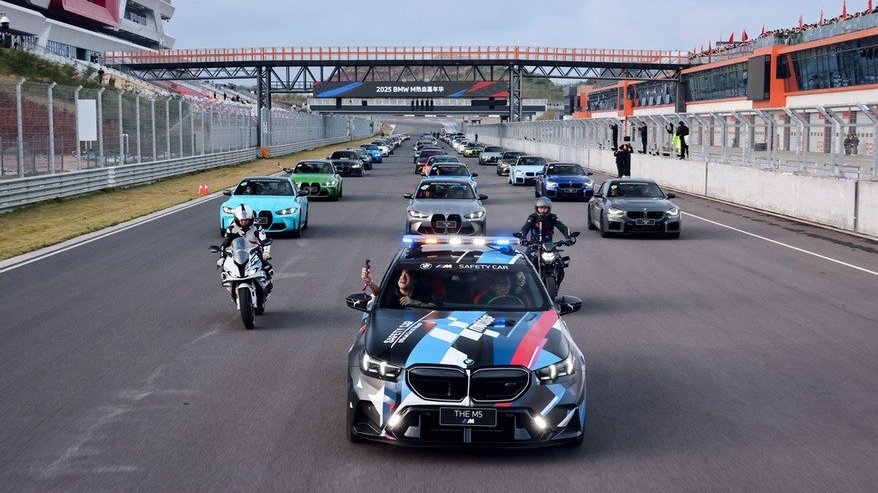 成都赛道燃爆，M3旅行版中国首秀，M2 CS纽北最速王者驾临