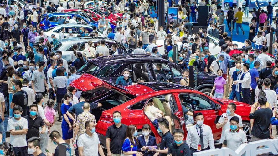 新车上险量、非限购城市新能源车销量，上半年成都均列第一