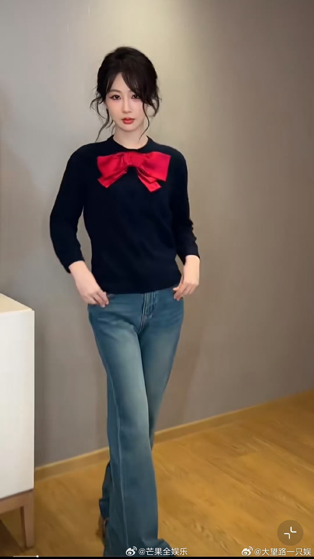 杨紫调侃参加乘风只会拆台，手势舞曾成文旅流量密码