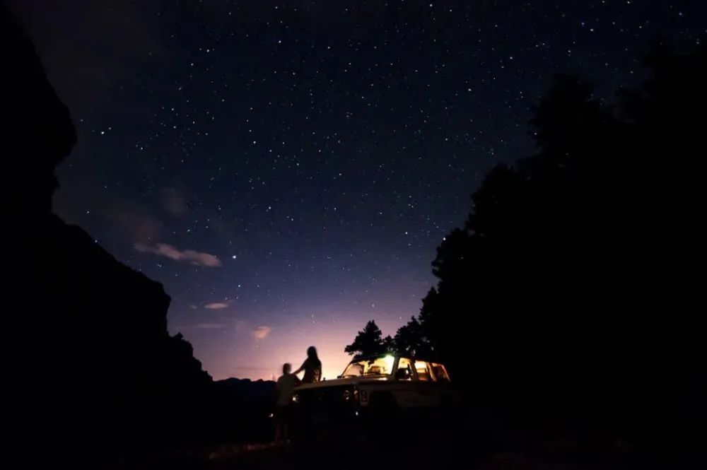 晚上的天空是什么样子 6eda-655bc1db19d37daa6944b1cca99e62ef.jpg