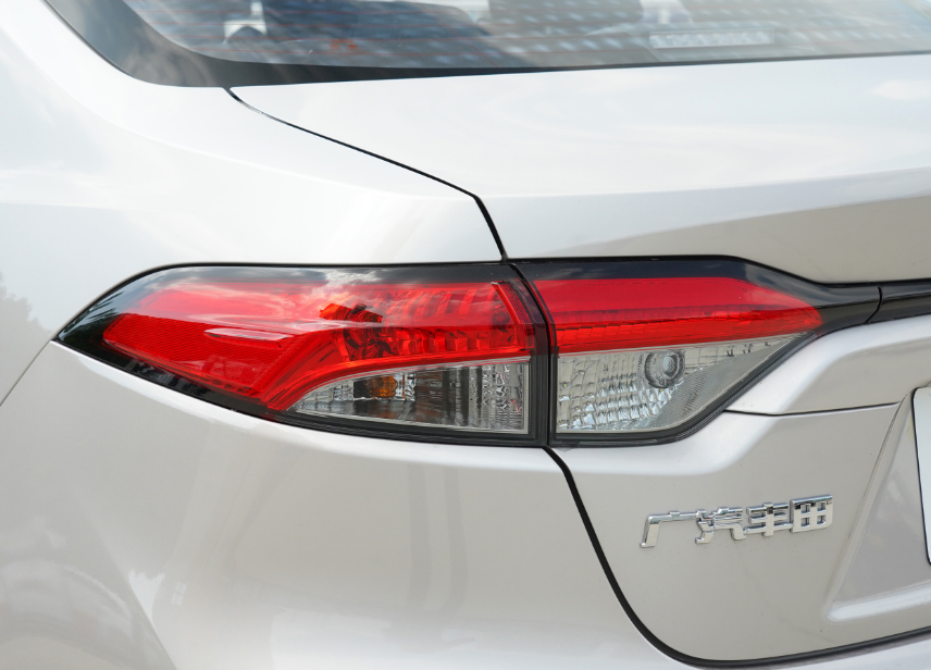 大空间合资家轿如何选?现代伊兰特对比丰田凌尚