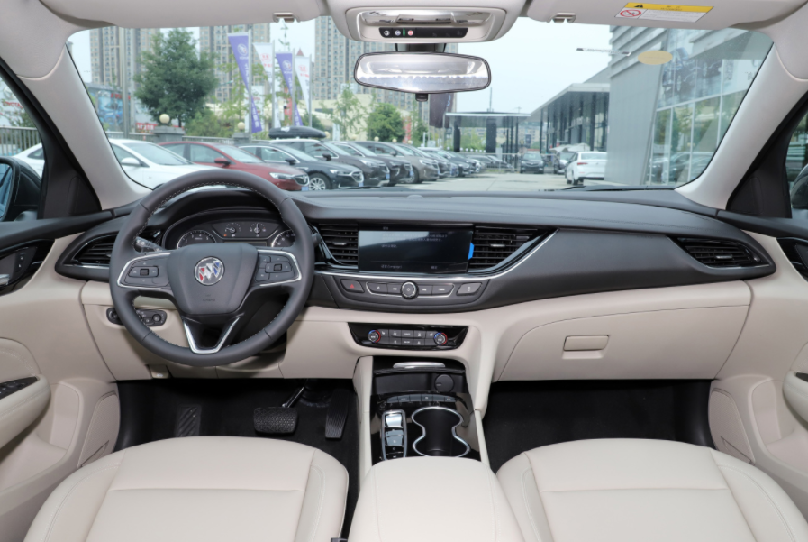 两款经典合资中型轿车PK:别克君威对比大众迈腾