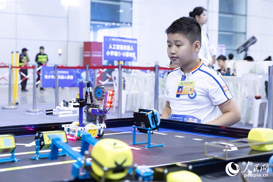 中国青少年科技艺术 河北保定 “六一”嘉年华点燃青少年科技艺术梦