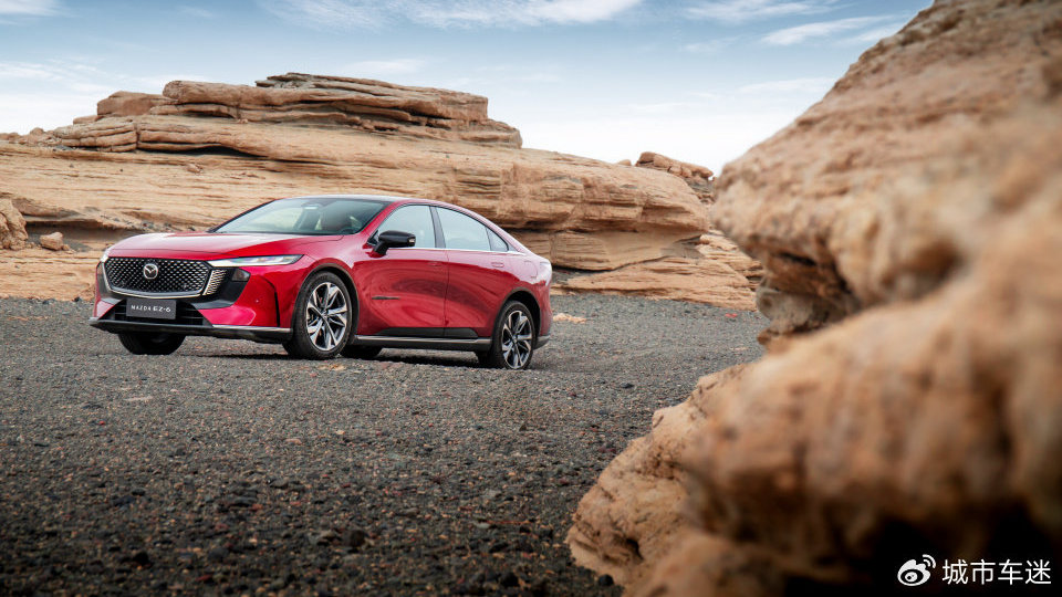 马自达EZ-6“掀桌”破局：B级轿车9万时代，价值重构风暴来袭