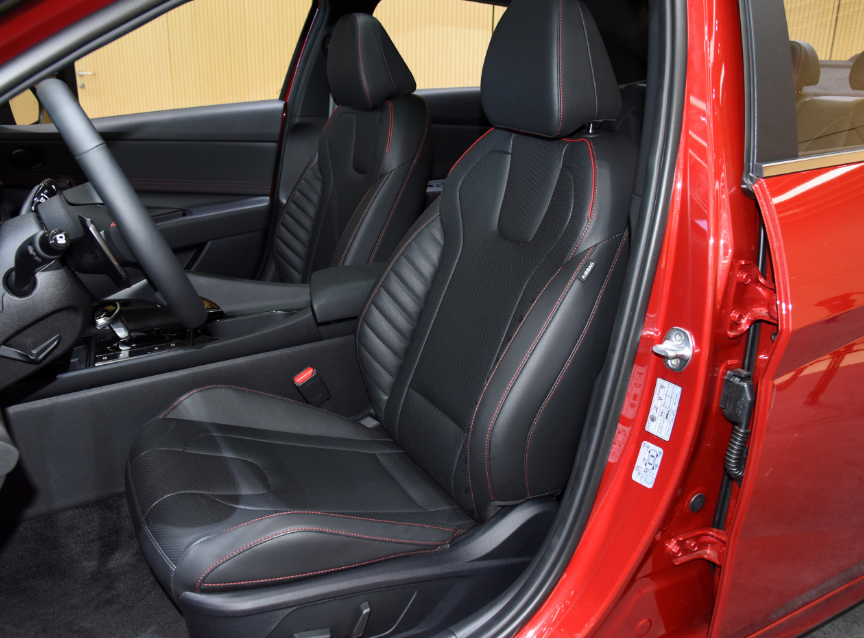 大空间合资家轿如何选?现代伊兰特对比丰田凌尚