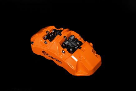 布雷博携手全新小鹏P7，共赴未来出行「制」胜新境