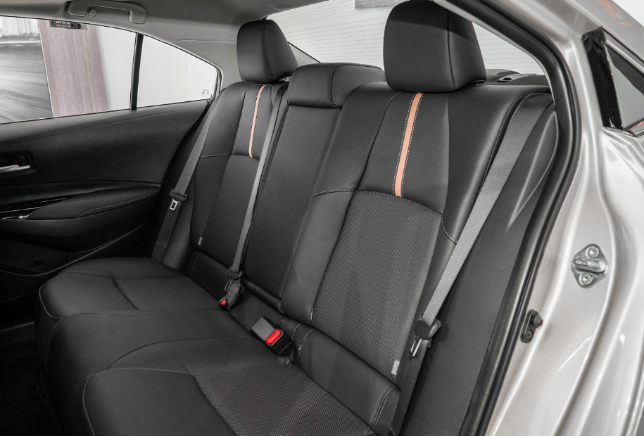 大空间合资家轿如何选?现代伊兰特对比丰田凌尚