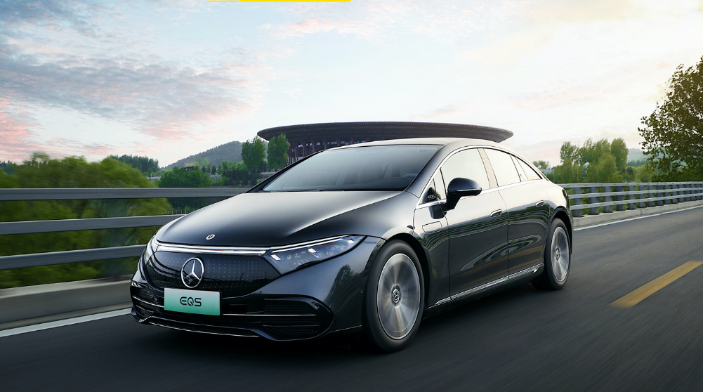 顶流纯电车比拼:奔驰EQS对比宝马i7谁更值得买?