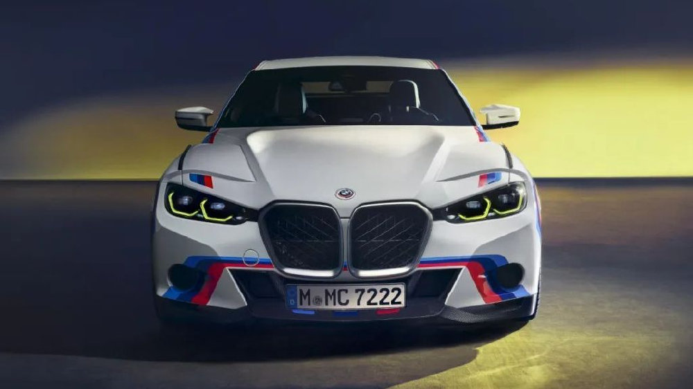 宝马3.0 CSL官图正式发布，搭载3.0T双涡轮增压直列六缸发动机