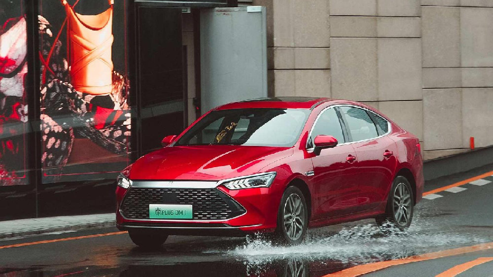 2022年全球车企市值榜：特斯拉瘦死的骆驼比马大，比亚迪跻身前三