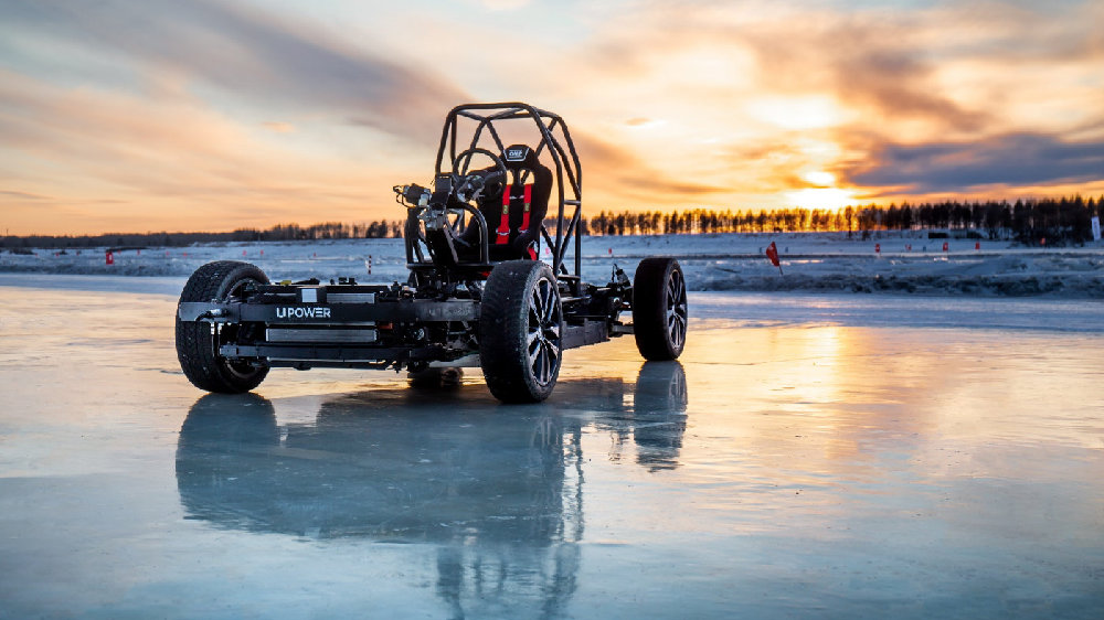 悠跑科技发布中国首个可量产全线控滑板底盘