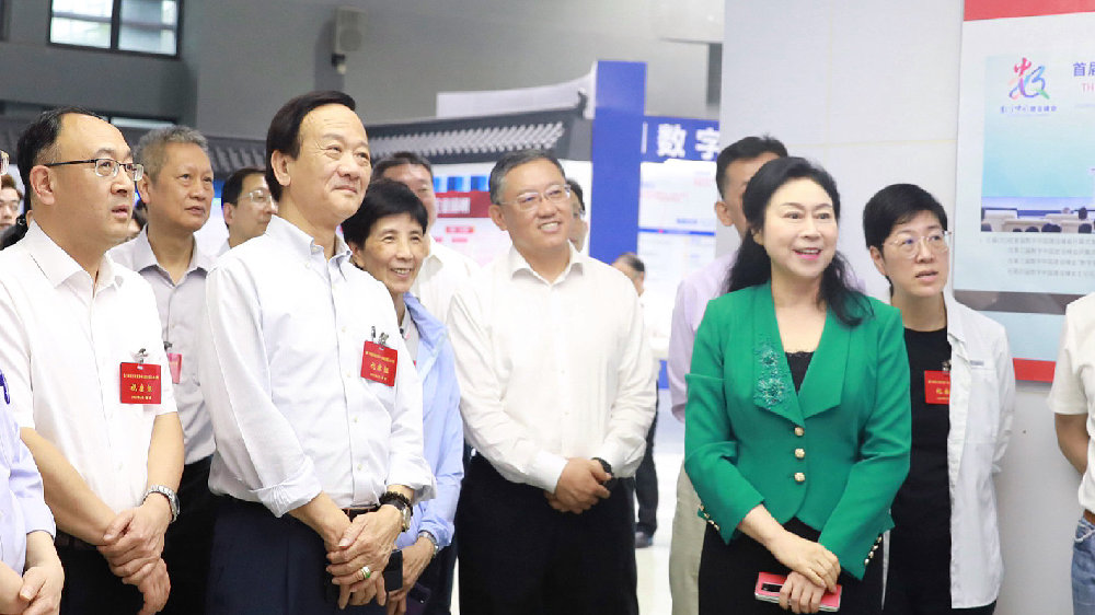 鸿源晟科技 鹤城区人大:组织人大代表集中视察鹤城高新区建设