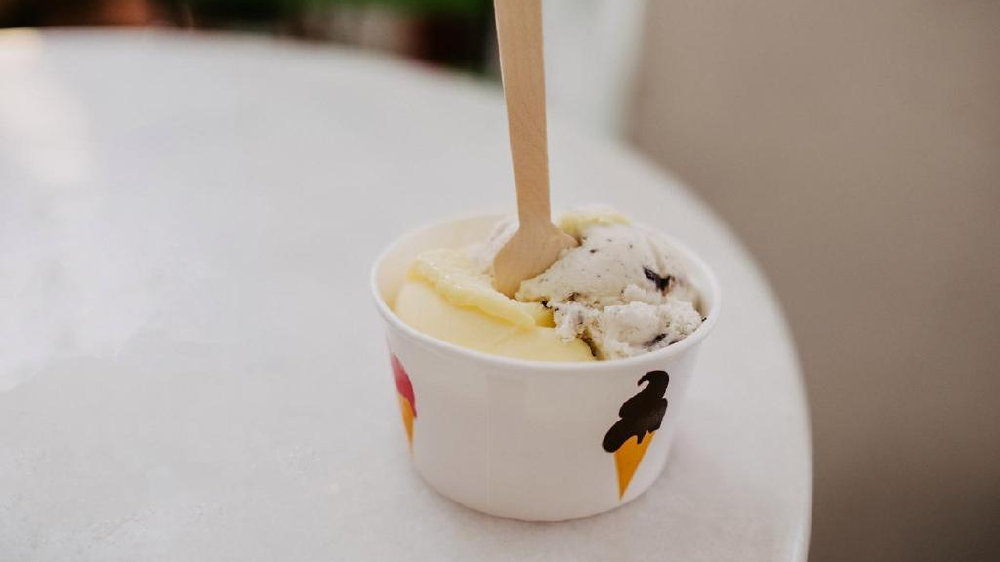 一份清凉美味的冰爱雪冰淇淋无疑是消暑解渴的最佳选择
