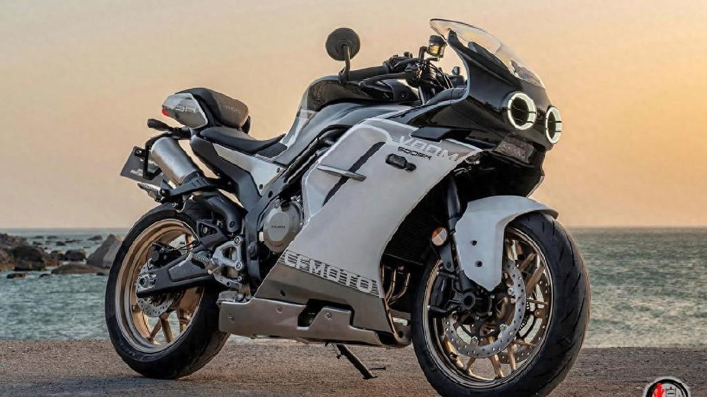 快速换挡+冲压进气，春风复古四缸仿赛500SR VOOM，售价34980元起