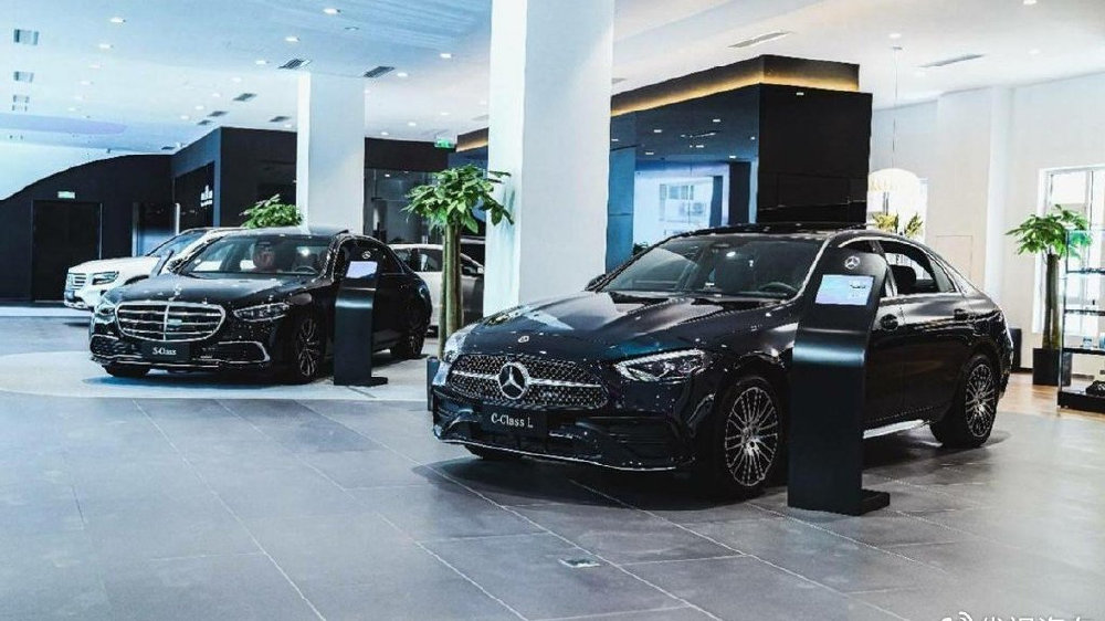 18万买C级、GLC最低已跌破27万，奔驰大降价，你抄底了吗？