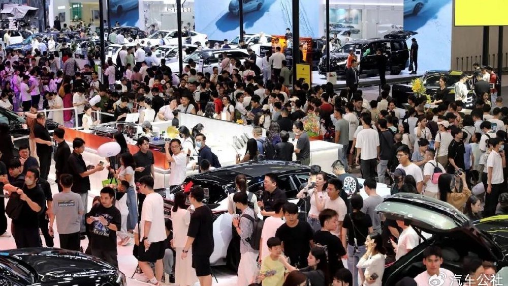 内耗、烂价、吵架，中国汽车不该这样