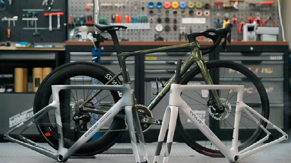 聚焦两轮世界 | 两大先锋品牌正式官宣上海首店