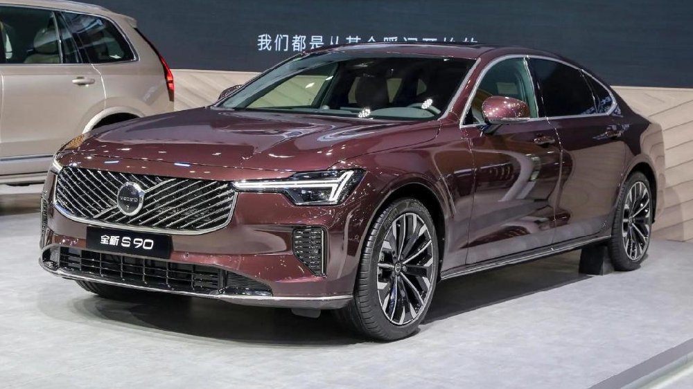 廉价到奥迪A6L害怕，入门250马力+8AT，限时30.09万起，又是爆款