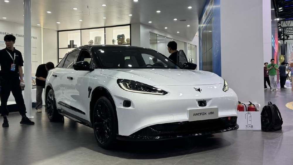 2025成都车展丨同级唯一华为三激光，极狐阿尔法S6，低调全能王？