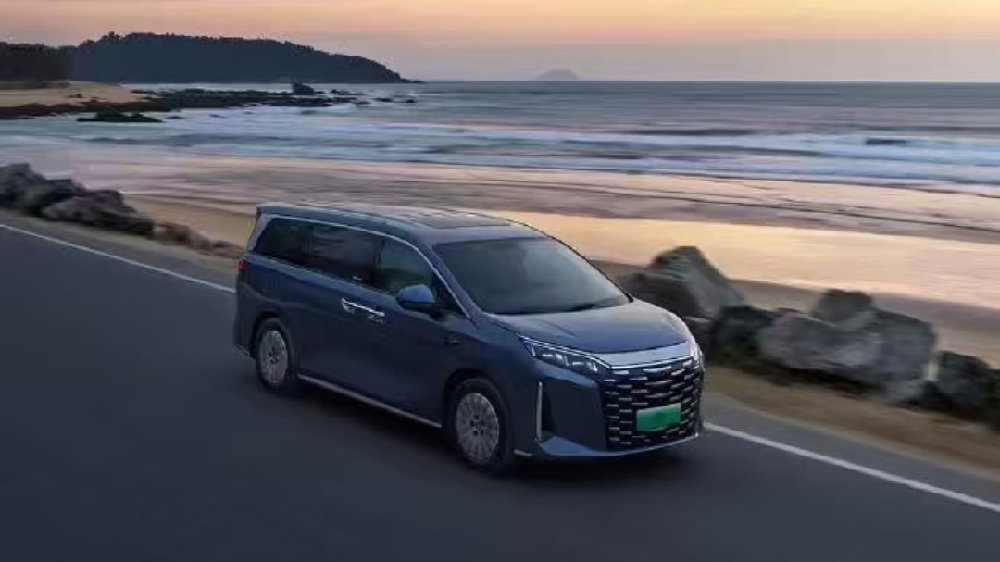 比亚迪夏重磅OTA升级：打造移动游戏厅与全景安防座舱