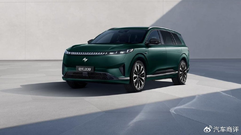 空间越级还带8295P芯片，2026款eπ008五座版有多香？