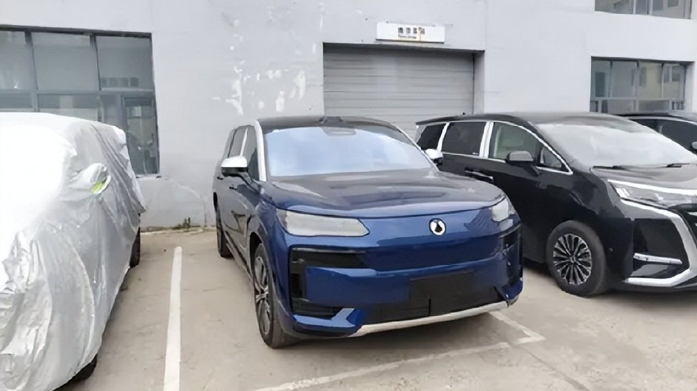 年销破2万台！新款腾势N9来了，车长5米2配云辇-A，转弯半径仅5米