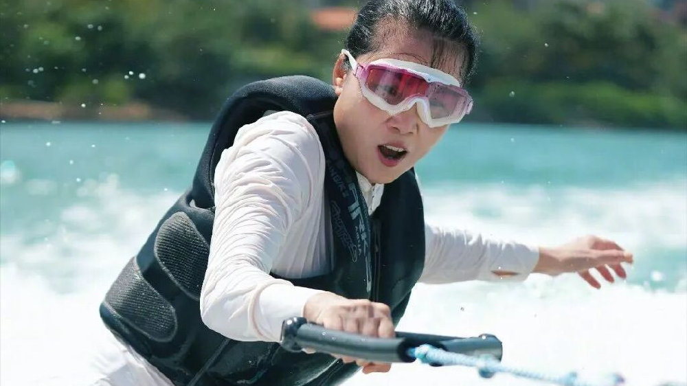 歌手田震太懂万宁了！这个季节来度假，舒适感直接拉满！