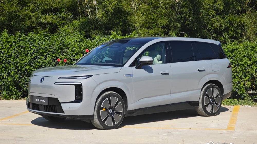 腾势N8L购车手册，全系搭载辅助驾驶激光雷达版，推荐尊荣型