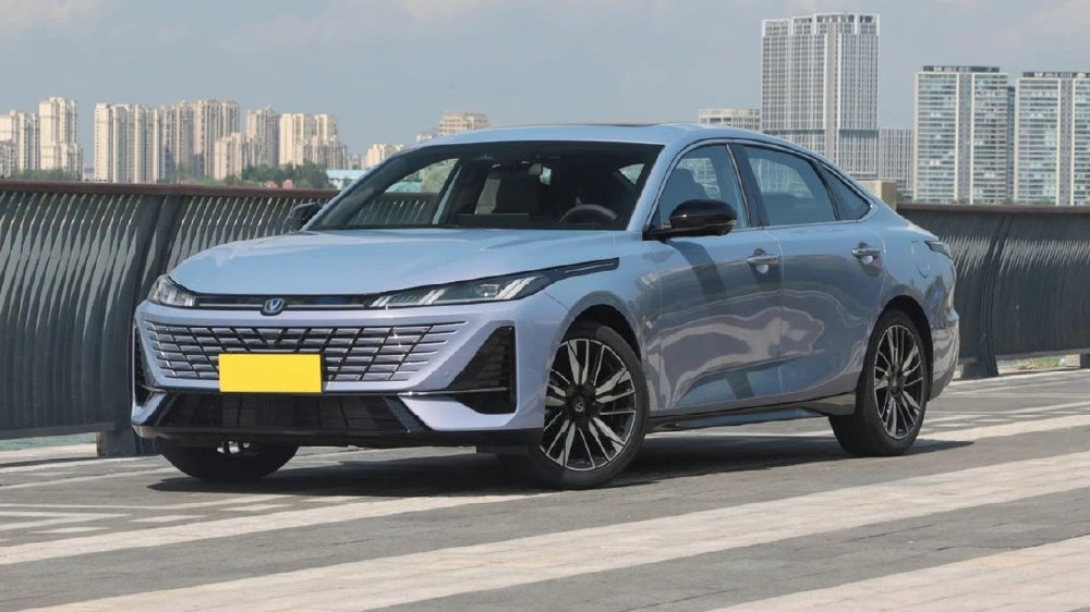 选家轿不想“踩坑”？7-8万市场自主双雄对决，逸动VS帝豪谁更靠谱